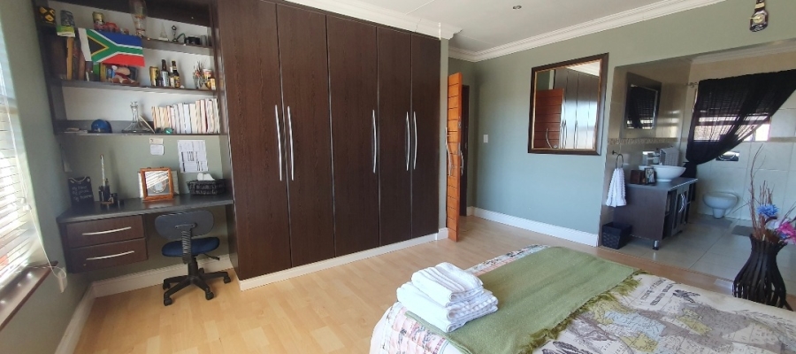 4 Bedroom Property for Sale in Strelitzia Park Eastern Cape